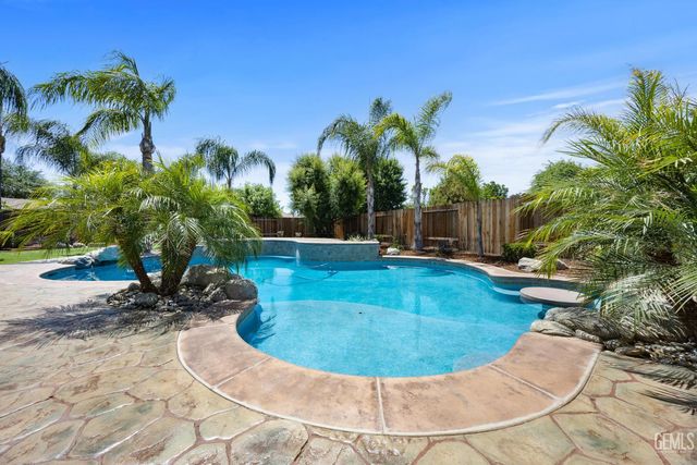 5415 Moraga Court, Bakersfield, CA 93314