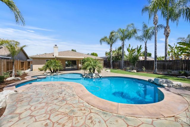 5415 Moraga Court, Bakersfield, CA 93314