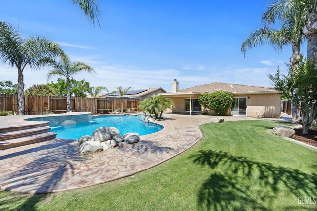5415 Moraga Court, Bakersfield, CA 93314