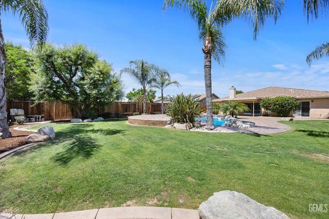 5415 Moraga Court, Bakersfield, CA 93314