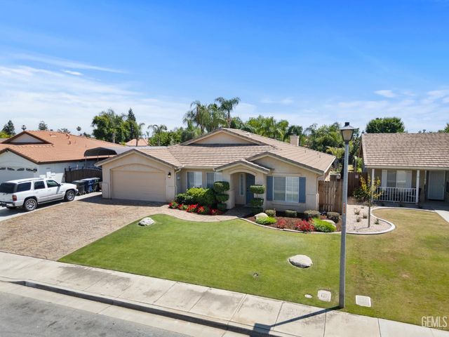 5415 Moraga Court, Bakersfield, CA 93314