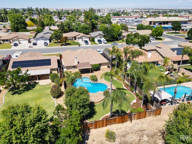 5415 Moraga Court, Bakersfield, CA 93314