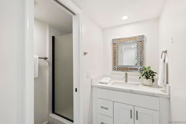 2035 Caminito El Canario, La Jolla, CA 92037