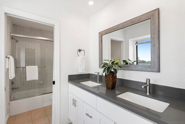 2035 Caminito El Canario, La Jolla, CA 92037