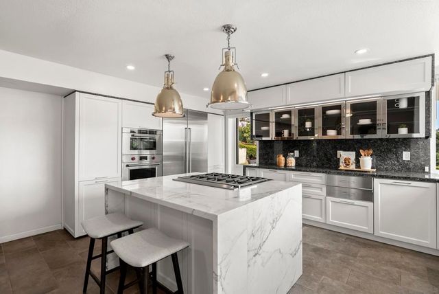 2035 Caminito El Canario, La Jolla, CA 92037