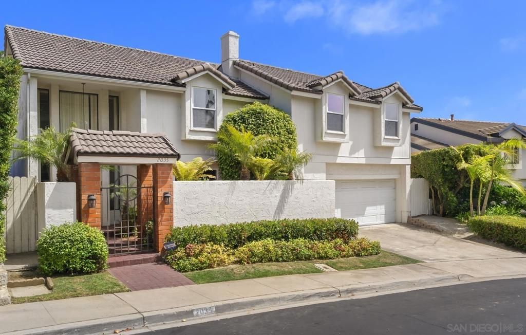 Image 2 of property listing at 2035 Caminito El Canario, La Jolla, CA 92037