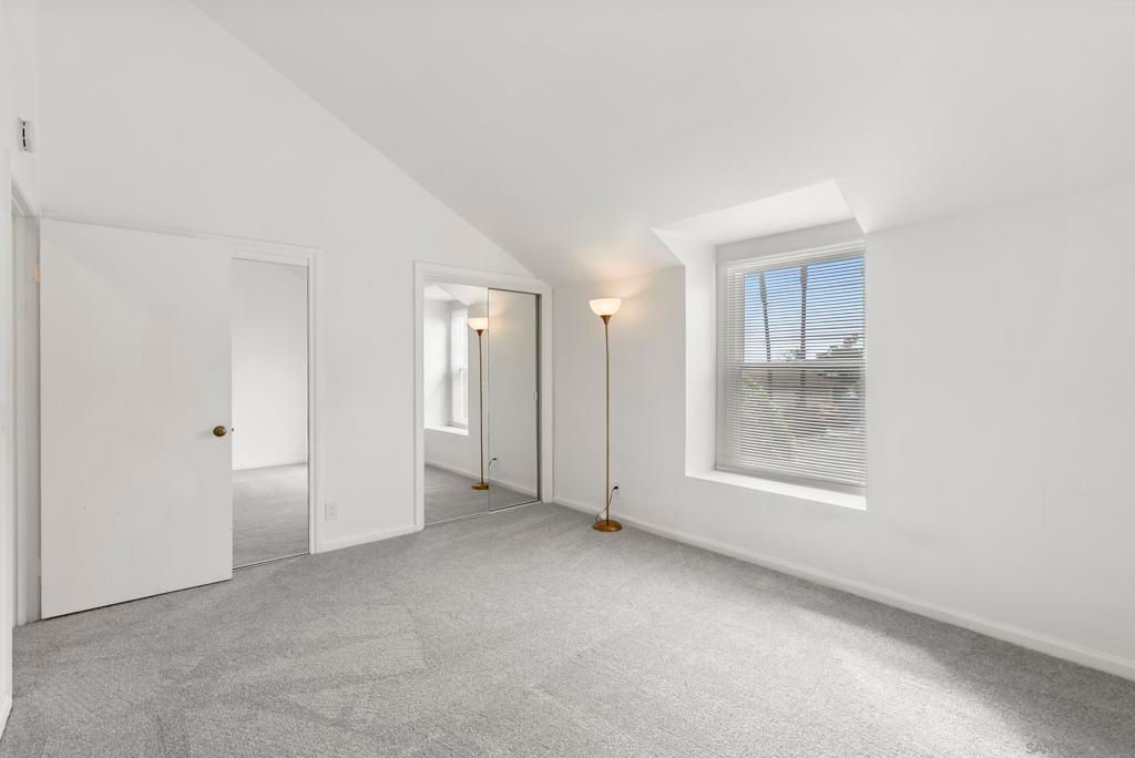 Image 20 of property listing at 2035 Caminito El Canario, La Jolla, CA 92037