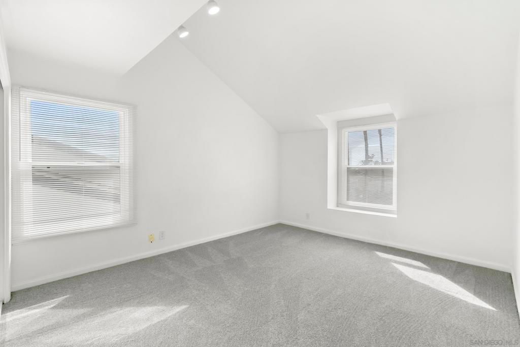 Image 23 of property listing at 2035 Caminito El Canario, La Jolla, CA 92037