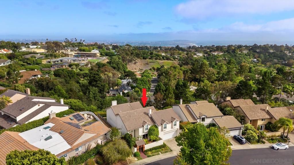 Image 24 of property listing at 2035 Caminito El Canario, La Jolla, CA 92037