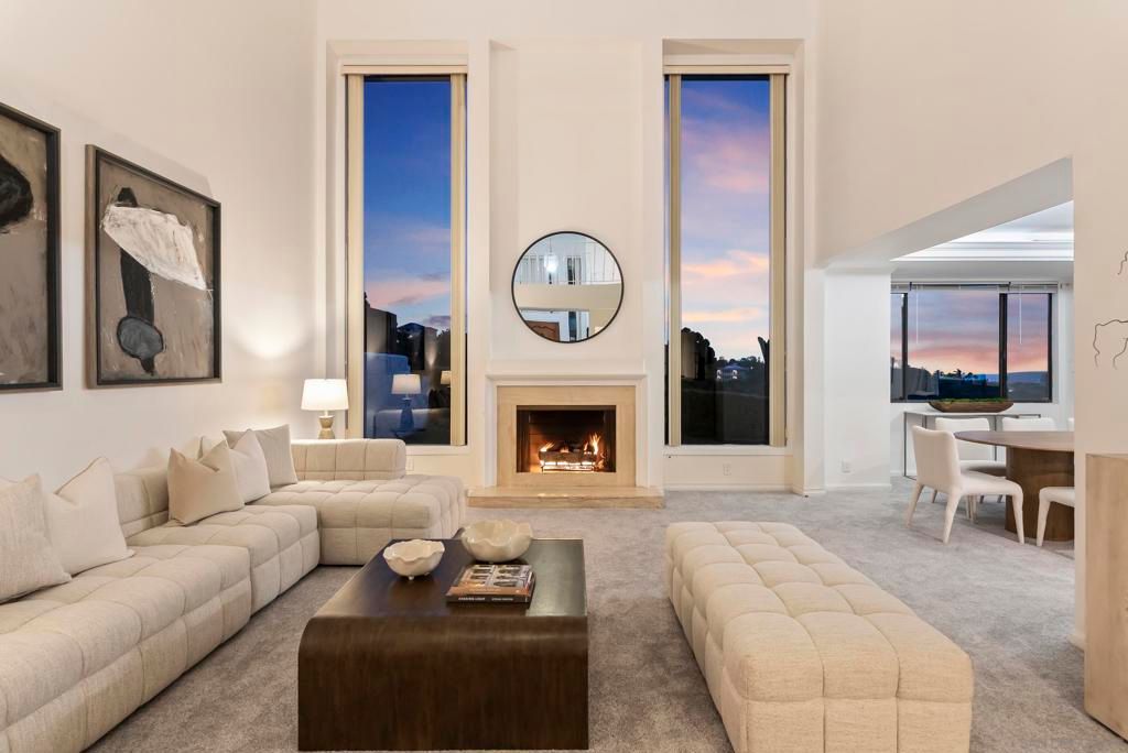 Image 26 of property listing at 2035 Caminito El Canario, La Jolla, CA 92037