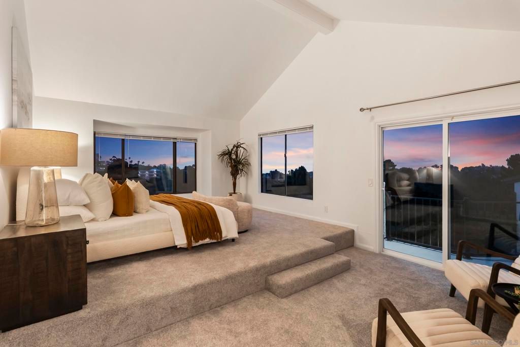 Image 27 of property listing at 2035 Caminito El Canario, La Jolla, CA 92037