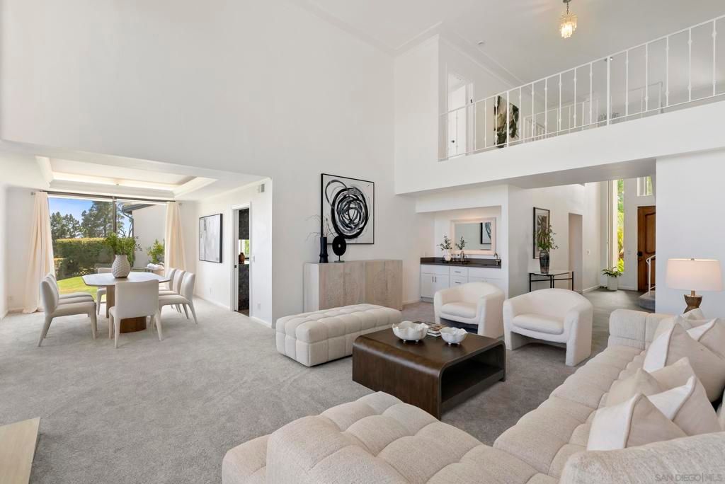 Image 3 of property listing at 2035 Caminito El Canario, La Jolla, CA 92037