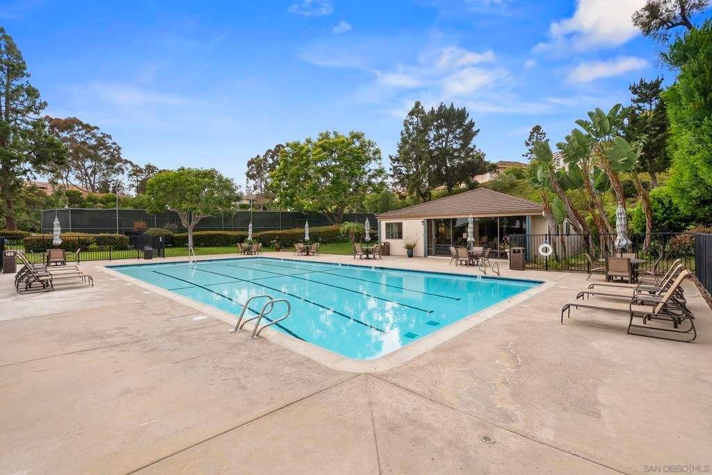 Image 30 of property listing at 2035 Caminito El Canario, La Jolla, CA 92037