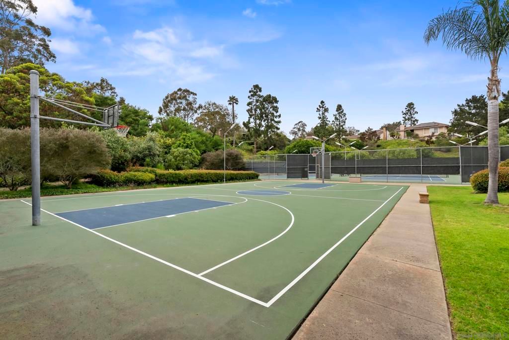 Image 34 of property listing at 2035 Caminito El Canario, La Jolla, CA 92037