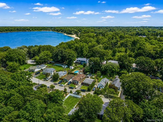 86 Eastview Road, Ronkonkoma, NY 11779
