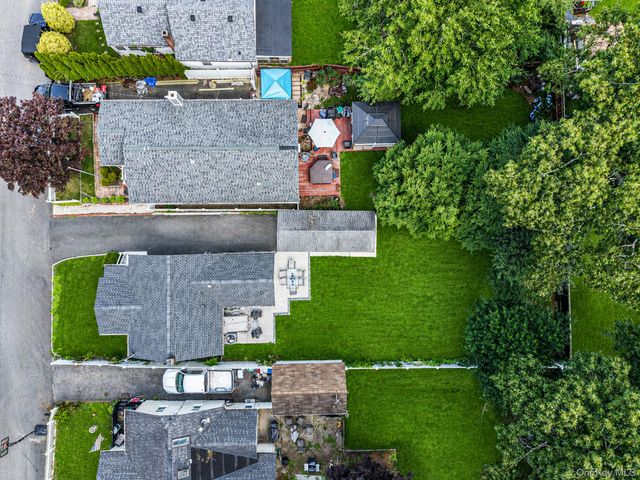 86 Eastview Road, Ronkonkoma, NY 11779