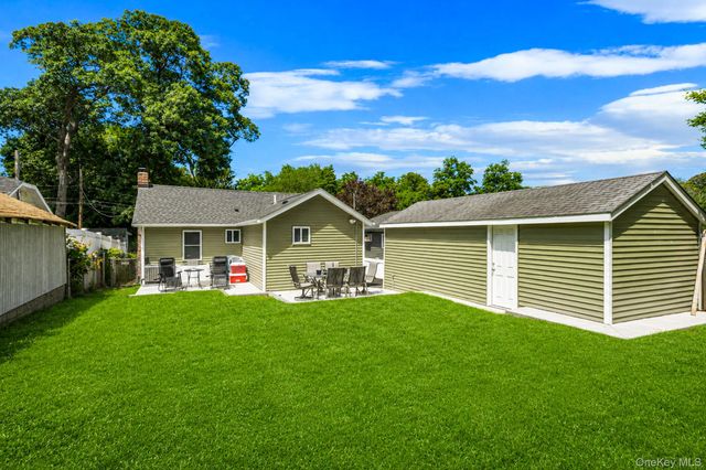 86 Eastview Road, Ronkonkoma, NY 11779