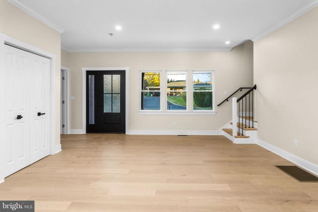 22 ORCHARD AVE, Pennington, NJ 08534