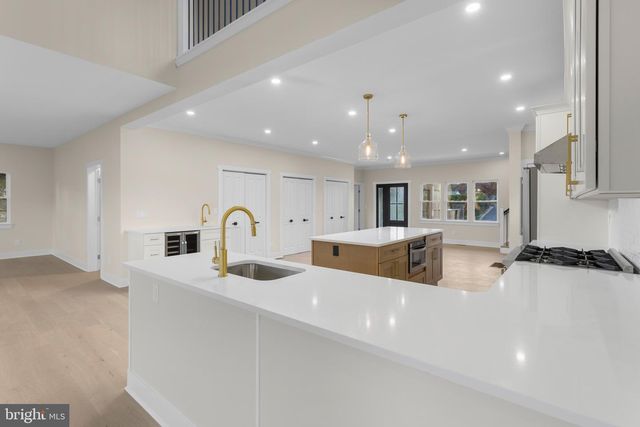 22 ORCHARD AVE, Pennington, NJ 08534