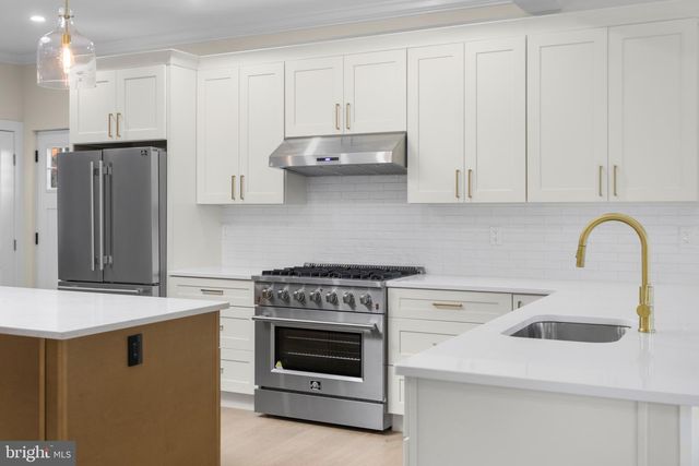 22 ORCHARD AVE, Pennington, NJ 08534