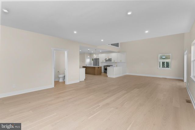 22 ORCHARD AVE, Pennington, NJ 08534