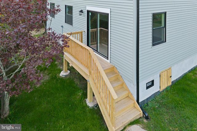 22 ORCHARD AVE, Pennington, NJ 08534