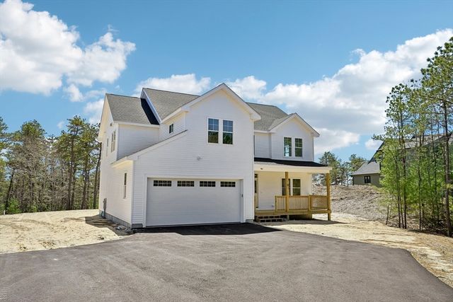 33 Seabiscuit Dr, Plymouth, MA 02360