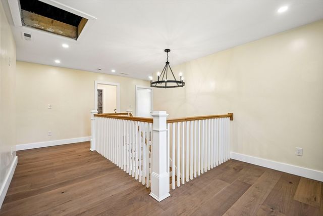 33 Seabiscuit Dr, Plymouth, MA 02360