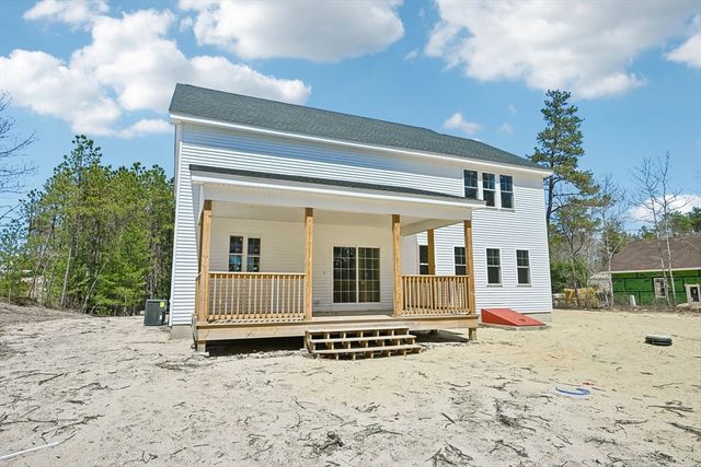 33 Seabiscuit Dr, Plymouth, MA 02360