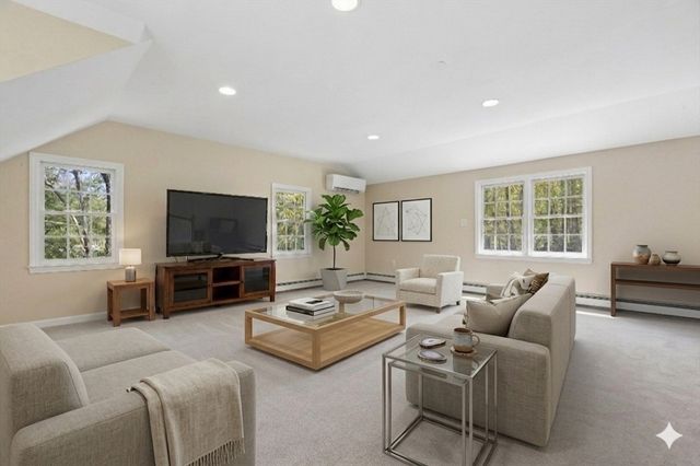 9 Wood, Mendon, MA 01756