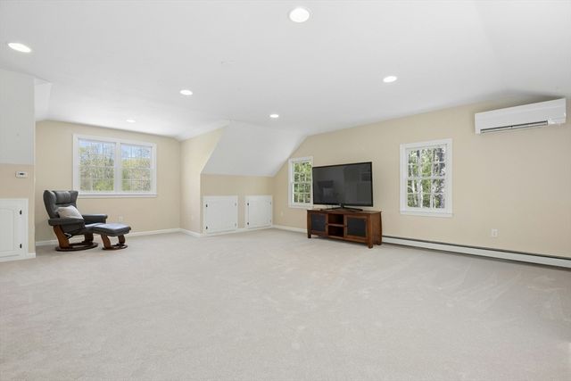 9 Wood, Mendon, MA 01756