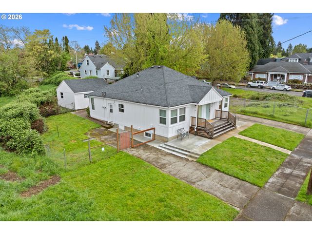 510 E 16TH St, Vancouver, WA 98663