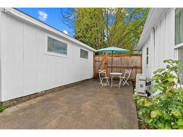 510 E 16TH St, Vancouver, WA 98663