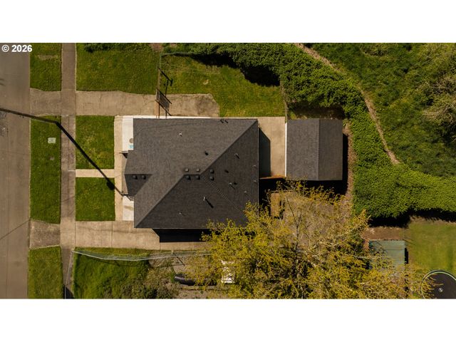 510 E 16TH St, Vancouver, WA 98663