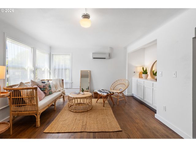 510 E 16TH St, Vancouver, WA 98663