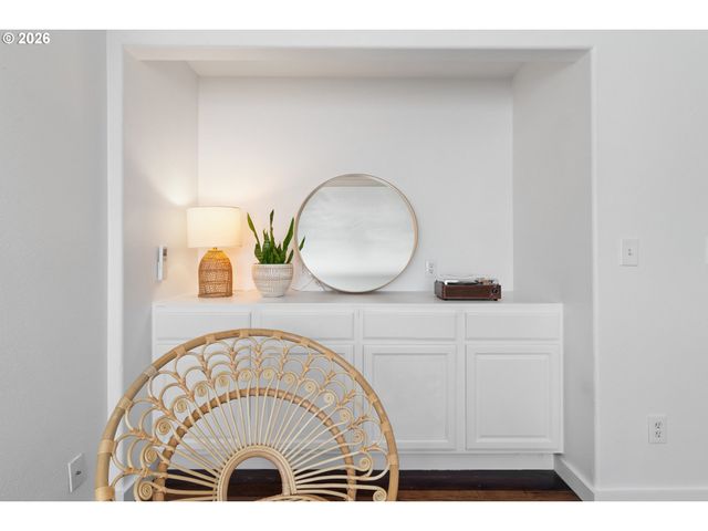 510 E 16TH St, Vancouver, WA 98663