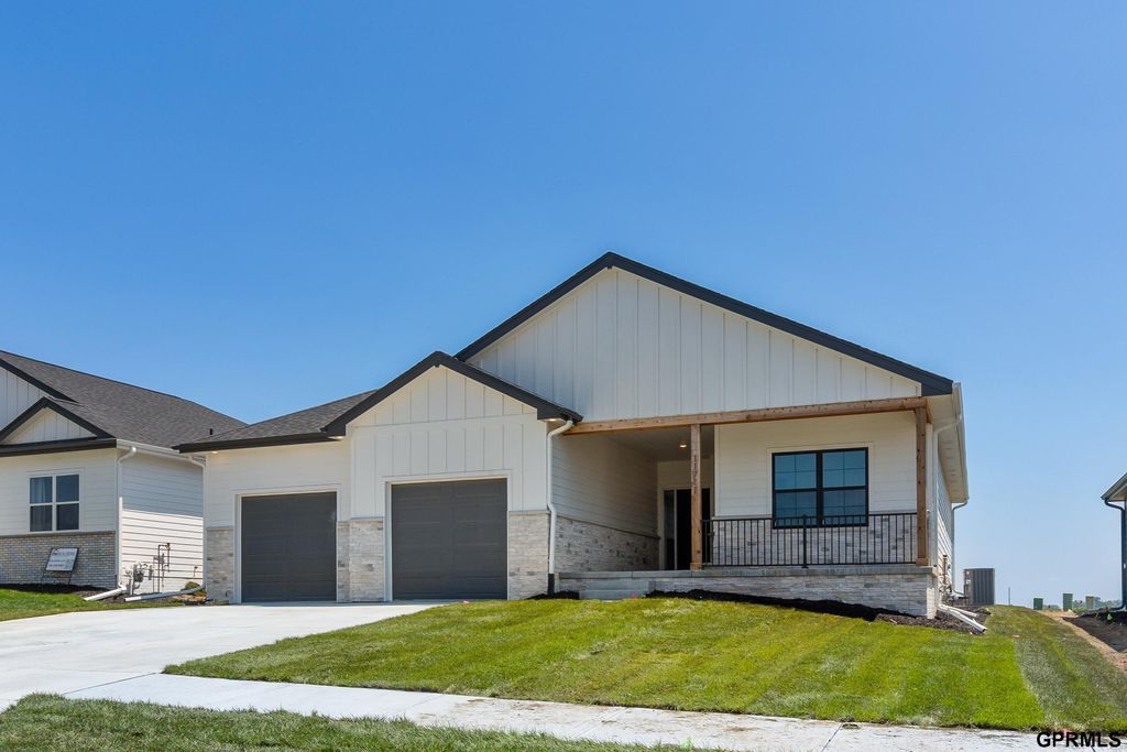 11671 S 125th Street, Papillion, NE 68046