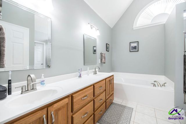 72 Sweet Bay Rd, Kathleen, GA 31047