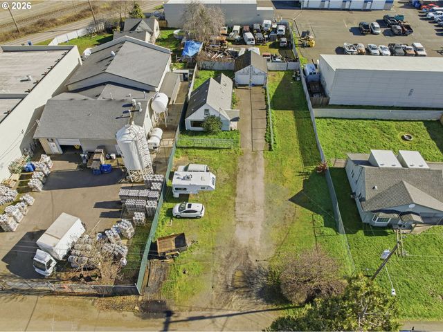 1035 MADERA St, Eugene, OR 97402