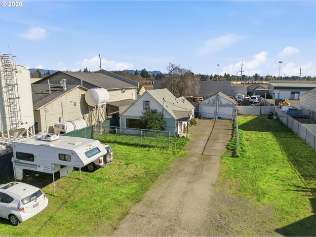 1035 MADERA St, Eugene, OR 97402