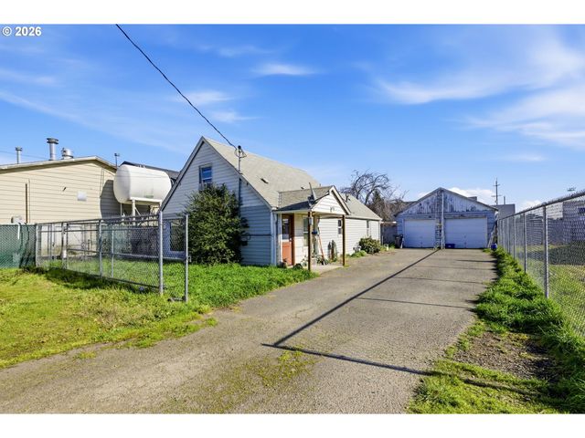 1035 MADERA St, Eugene, OR 97402