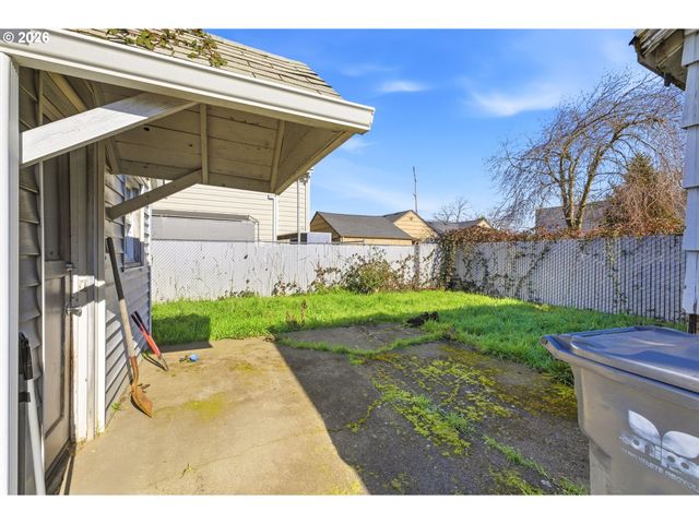 1035 MADERA St, Eugene, OR 97402