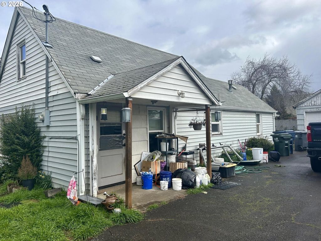 1035 MADERA St, Eugene, OR 97402