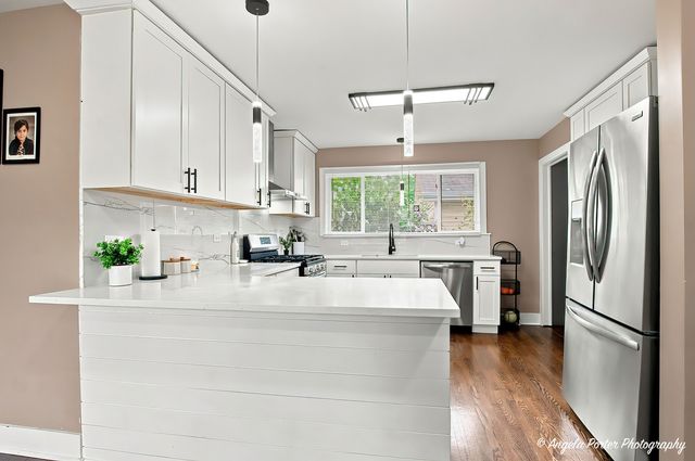 2023 ELIM Avenue, Zion, IL 60099