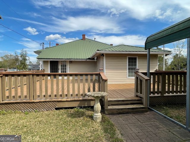 297 N Rountree Street, Metter, GA 30439