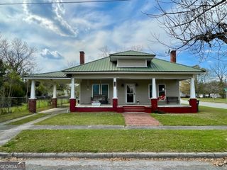 297 N Rountree Street, Metter, GA 30439