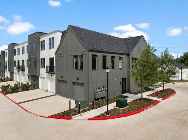 1941 Sawdust Road 402, The Woodlands, TX 77380