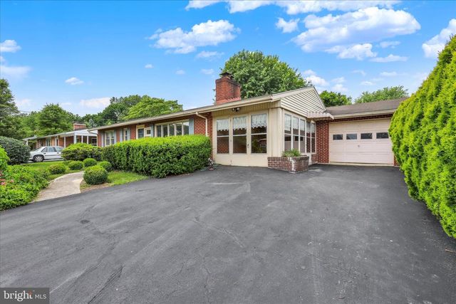115 DOWNEY DRIVE, Chambersburg, PA 17202
