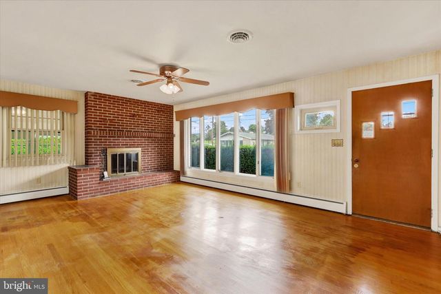 115 DOWNEY DRIVE, Chambersburg, PA 17202
