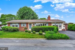 115 DOWNEY DRIVE, Chambersburg, PA 17202